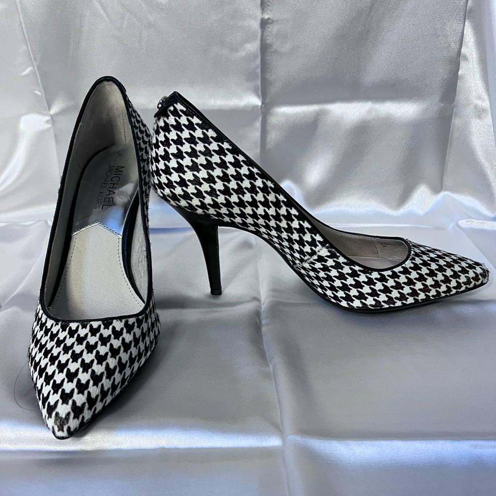 Micheal Kors houndstooth heel size 6